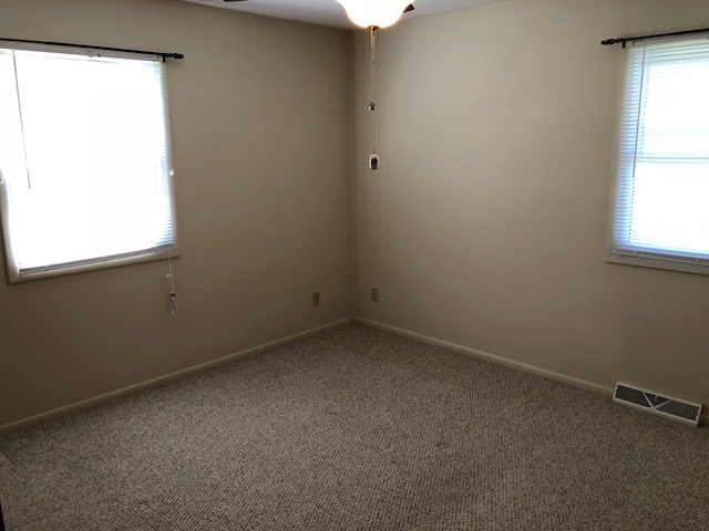 1203 Rochester Boulevard Rochester, IN 46975 - Photo 6 of 13