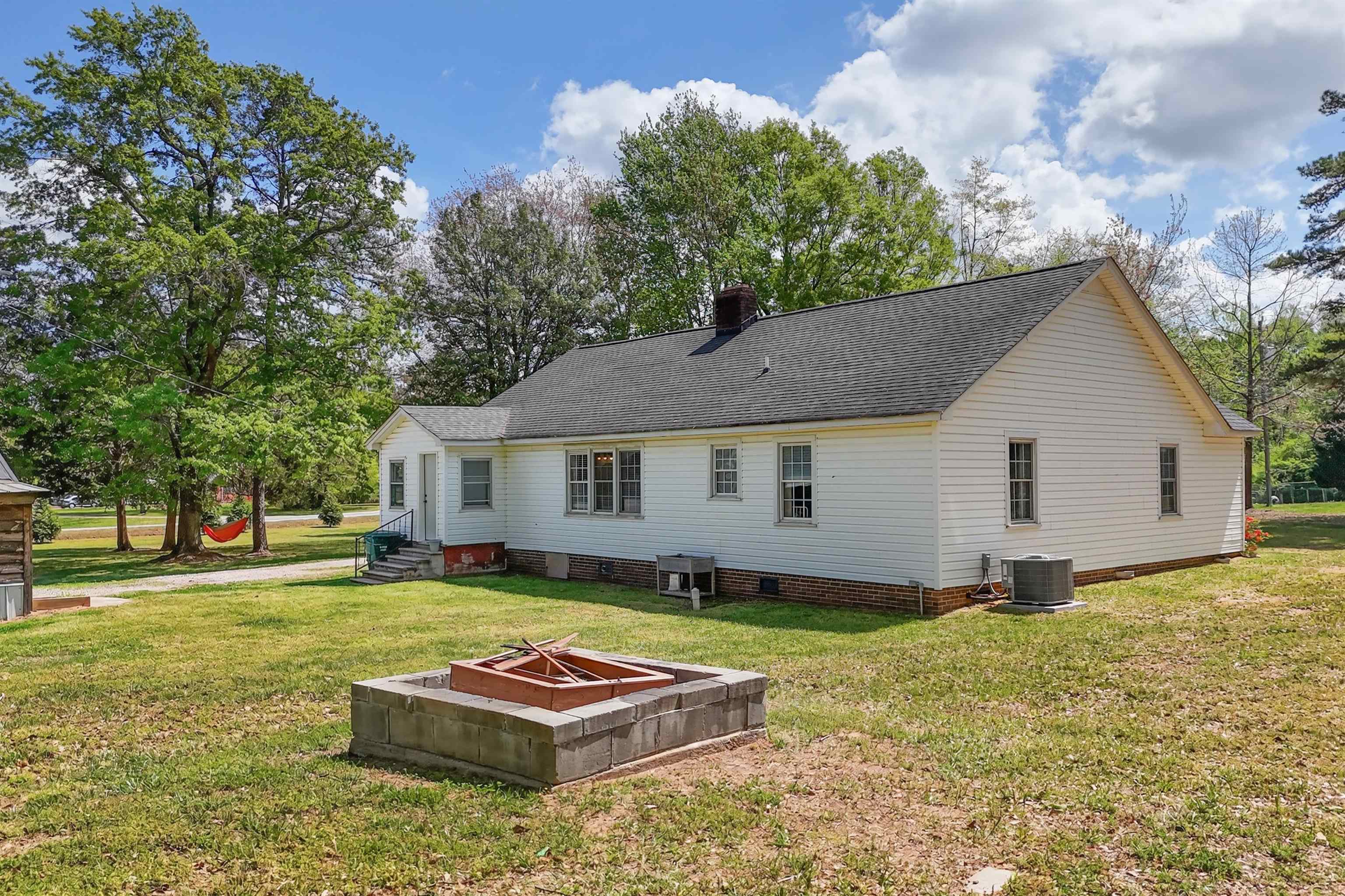 912 Dillon Street Chesnee, SC 29323 - Photo 20 of 46