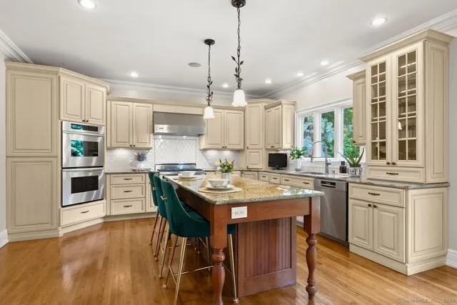 $10,000 | 14 Magellan Lane, Easton, CT 06612