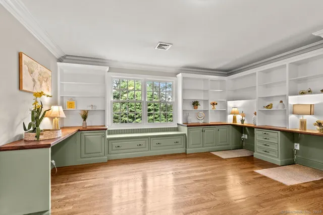 $10,000 | 14 Magellan Lane, Easton, CT 06612