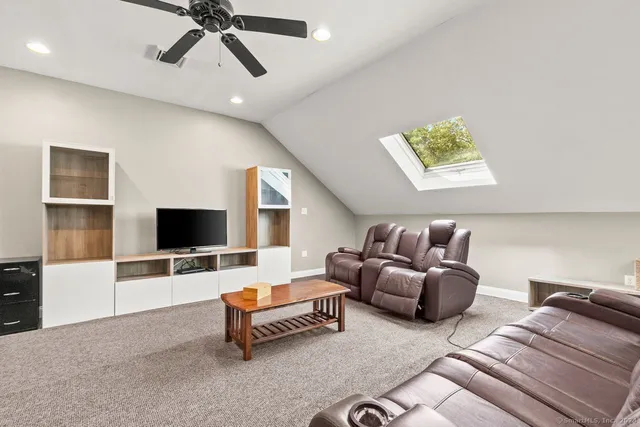 $10,000 | 14 Magellan Lane, Easton, CT 06612