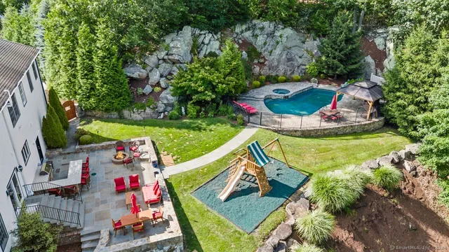 $10,000 | 14 Magellan Lane, Easton, CT 06612