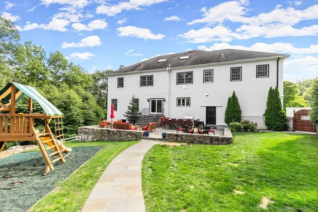 $10,000 | 14 Magellan Lane, Easton, CT 06612