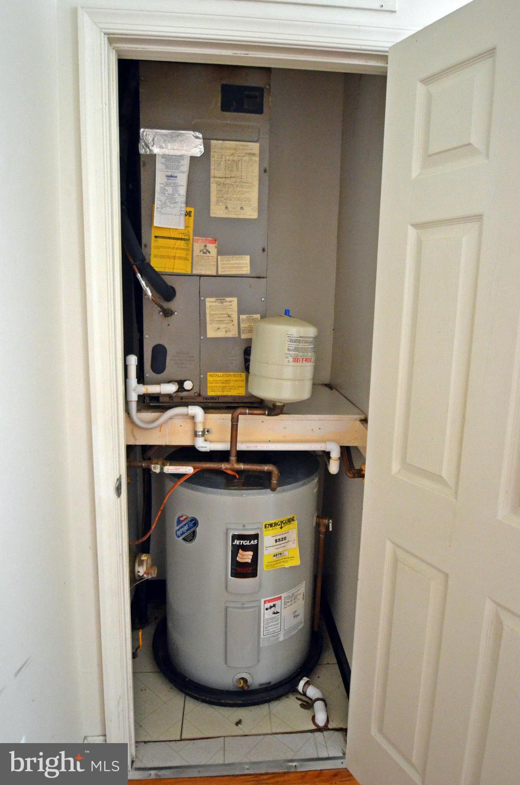 524 Kenyon Street Northwest Washington, DC 20010 - Photo 14 of 19 Interior (General)