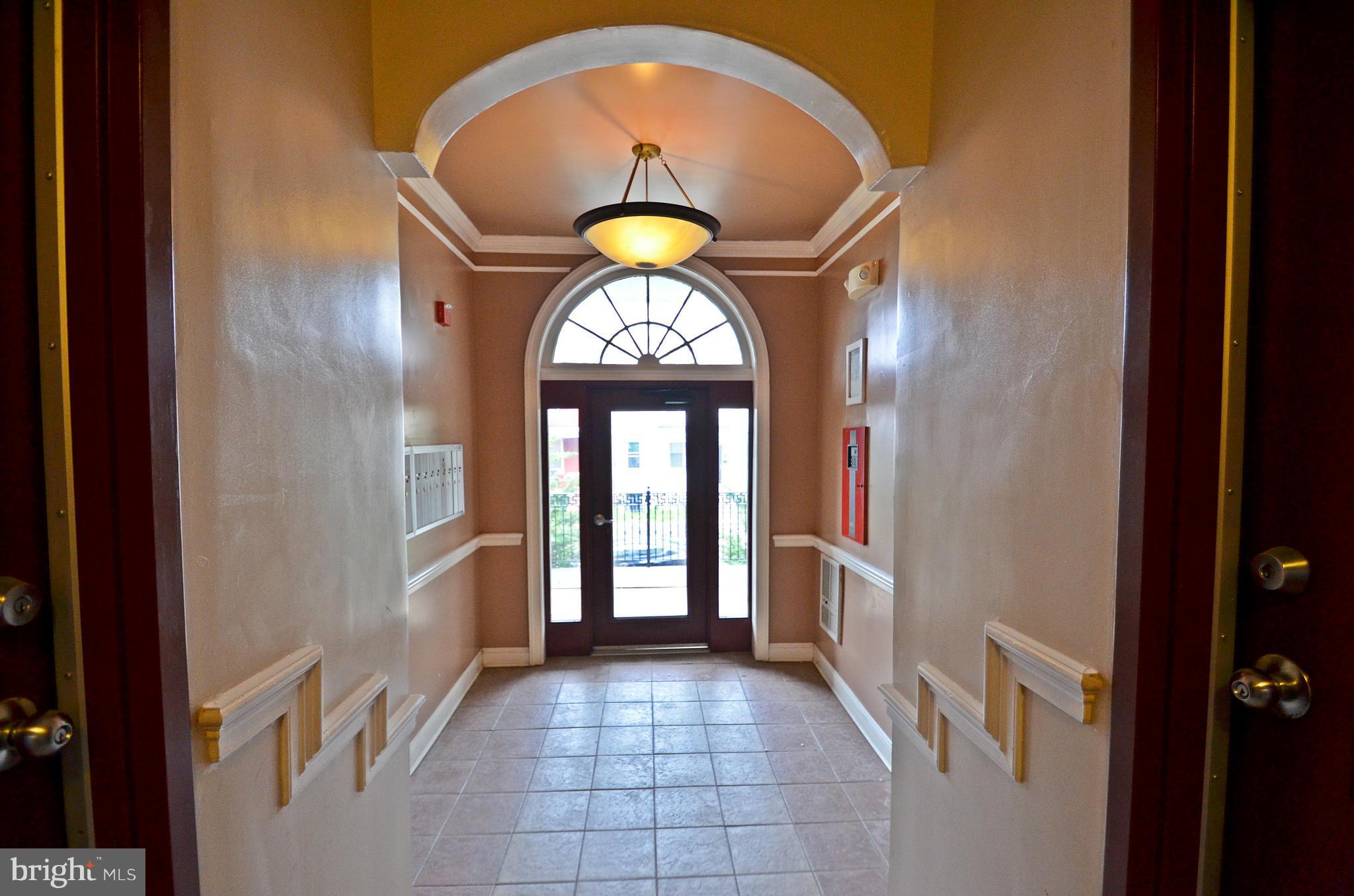 524 Kenyon Street Northwest Washington, DC 20010 - Photo 3 of 19 Interior (General)