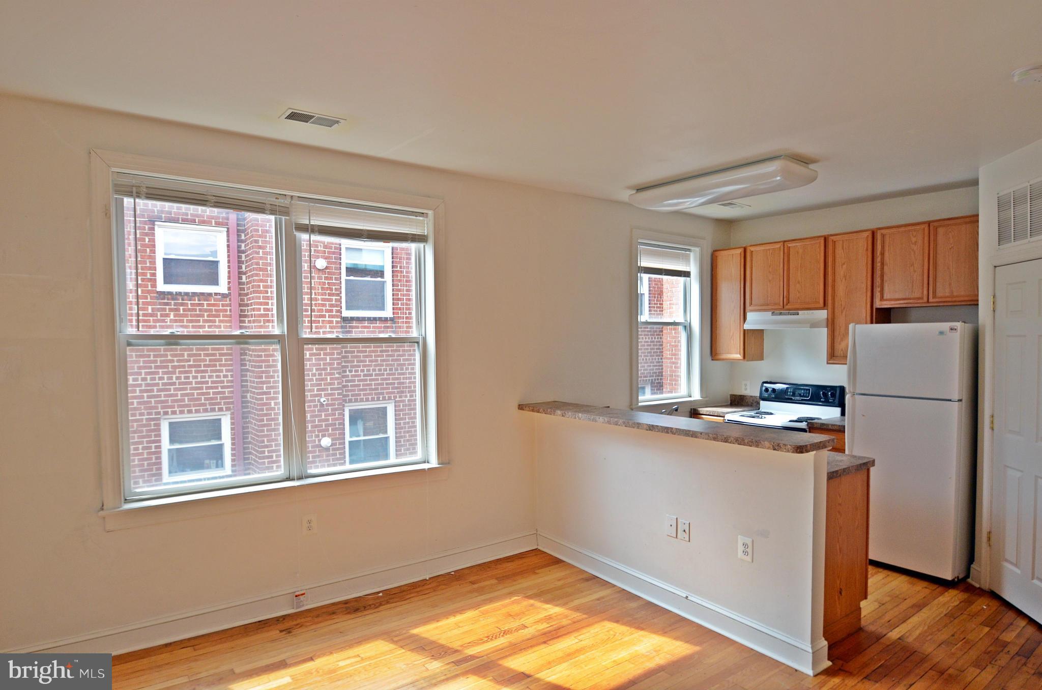 524 Kenyon Street Northwest Washington, DC 20010 - Photo 6 of 19 Interior (General)