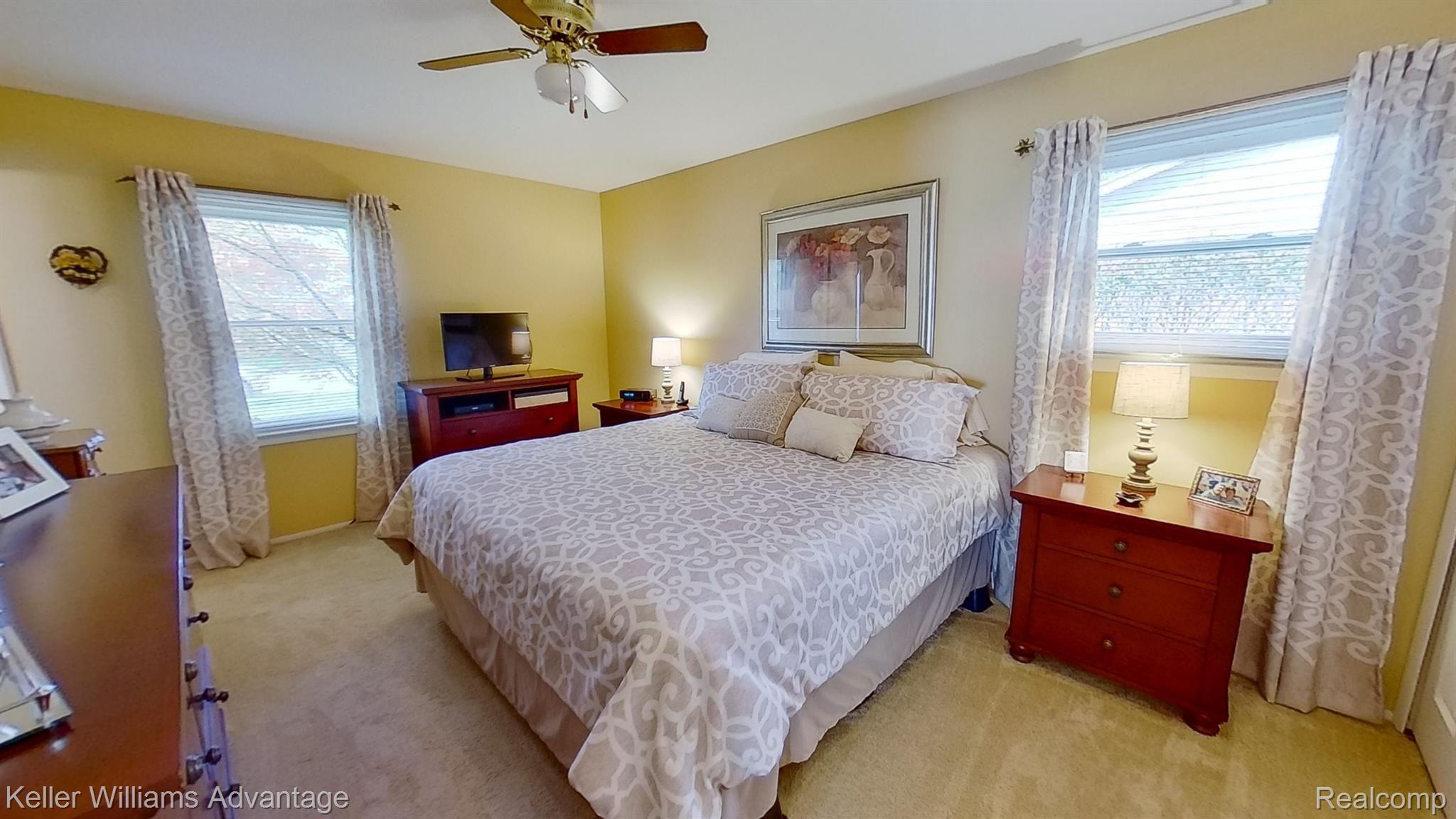 LevanRd_16430_MasterBed_01.jpg
