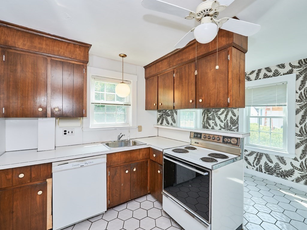 52 Tobey Road Belmont, MA 02478 - Photo 10 of 26 Gallery Image 10
