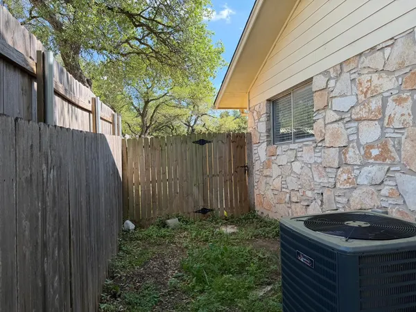 $1,795 | 9405 Newberry Drive, Unit A, Austin, TX 78729