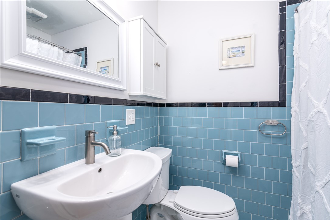 5 Holly Drive Westerly, RI 02891 - Photo 13 of 50