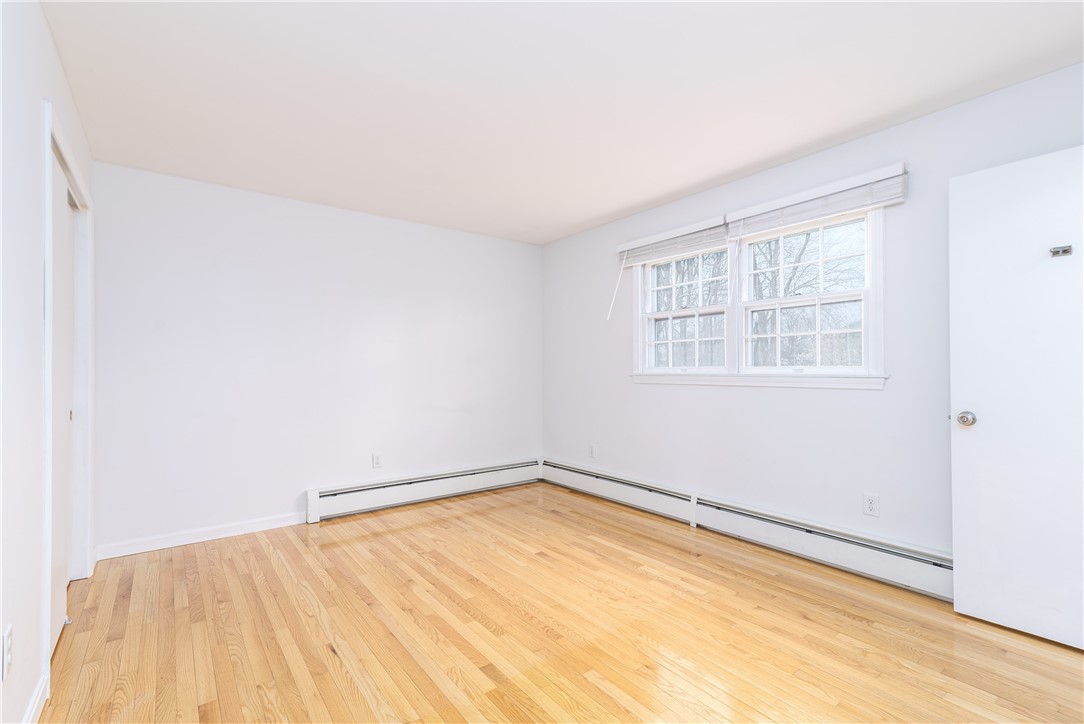 5 Holly Drive Westerly, RI 02891 - Photo 20 of 50