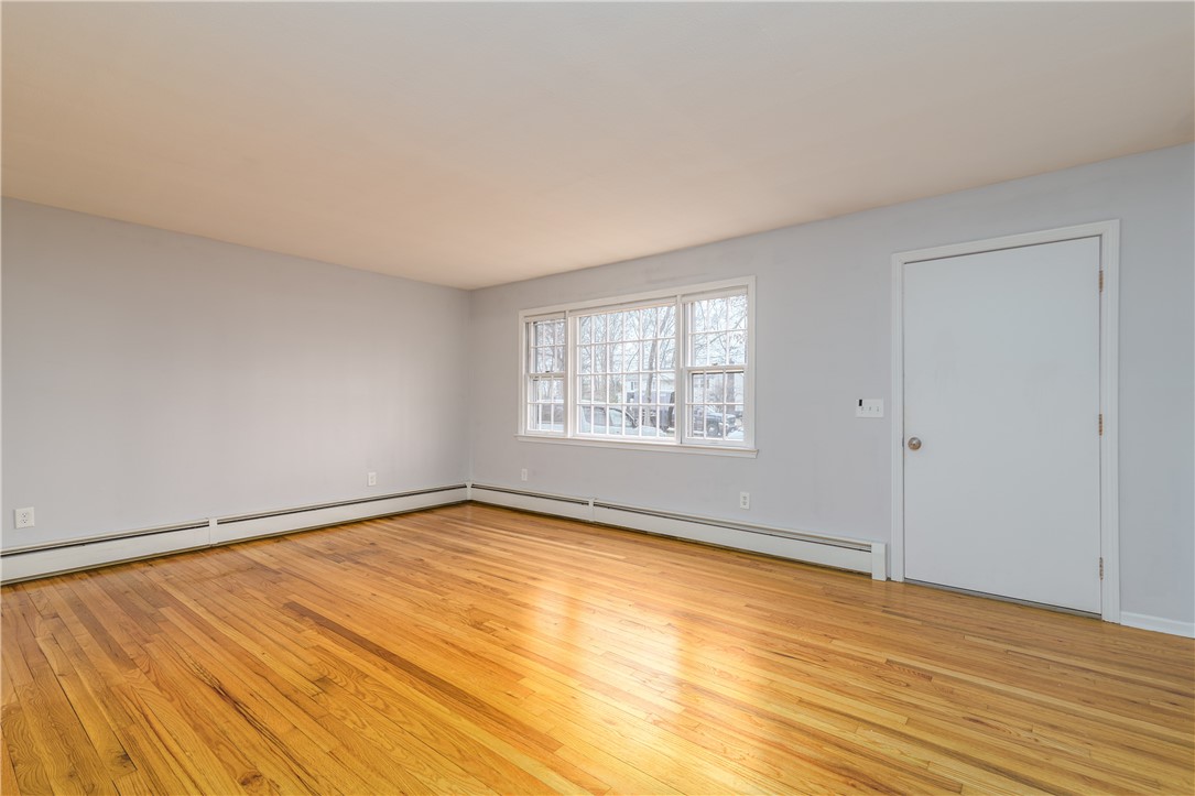 5 Holly Drive Westerly, RI 02891 - Photo 22 of 50