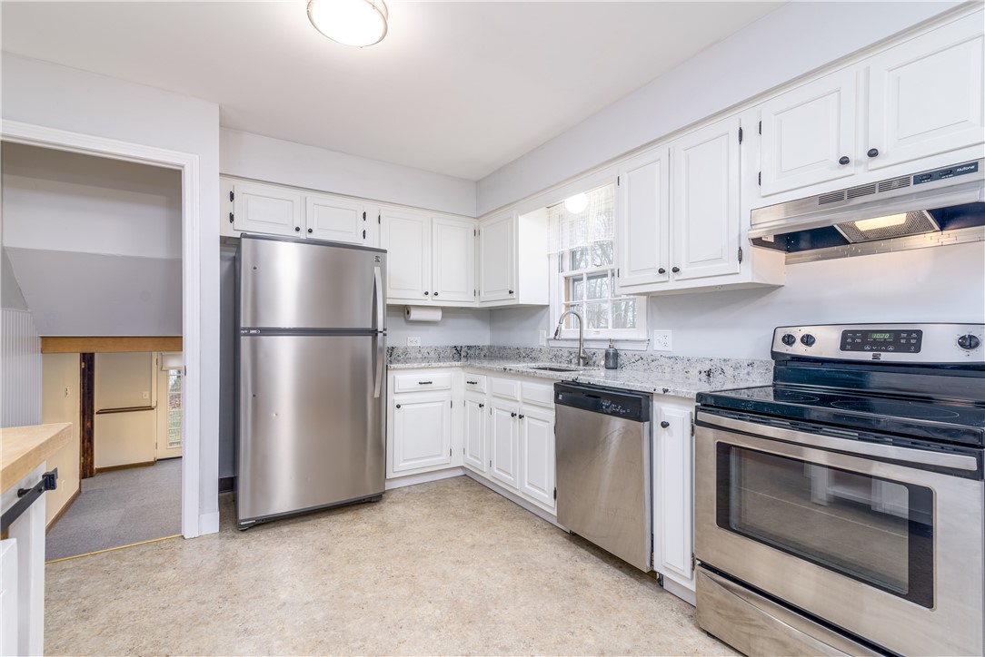 5 Holly Drive Westerly, RI 02891 - Photo 5 of 50