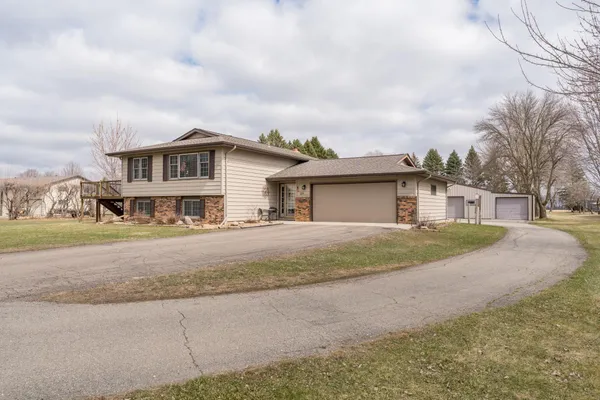 $459,900 | 115 Tami Lane, Mankato, MN 56001