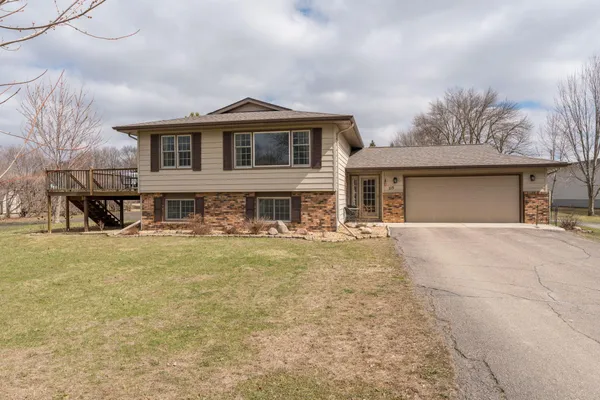 $459,900 | 115 Tami Lane, Mankato, MN 56001