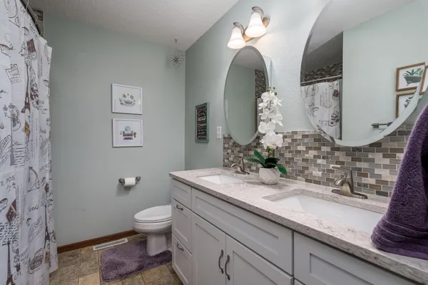 $459,900 | 115 Tami Lane, Mankato, MN 56001