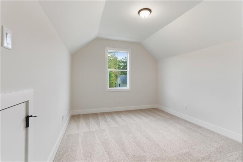 9 Everwood Court Rome, GA 30161 - Photo 31 of 44 an empty room with a window