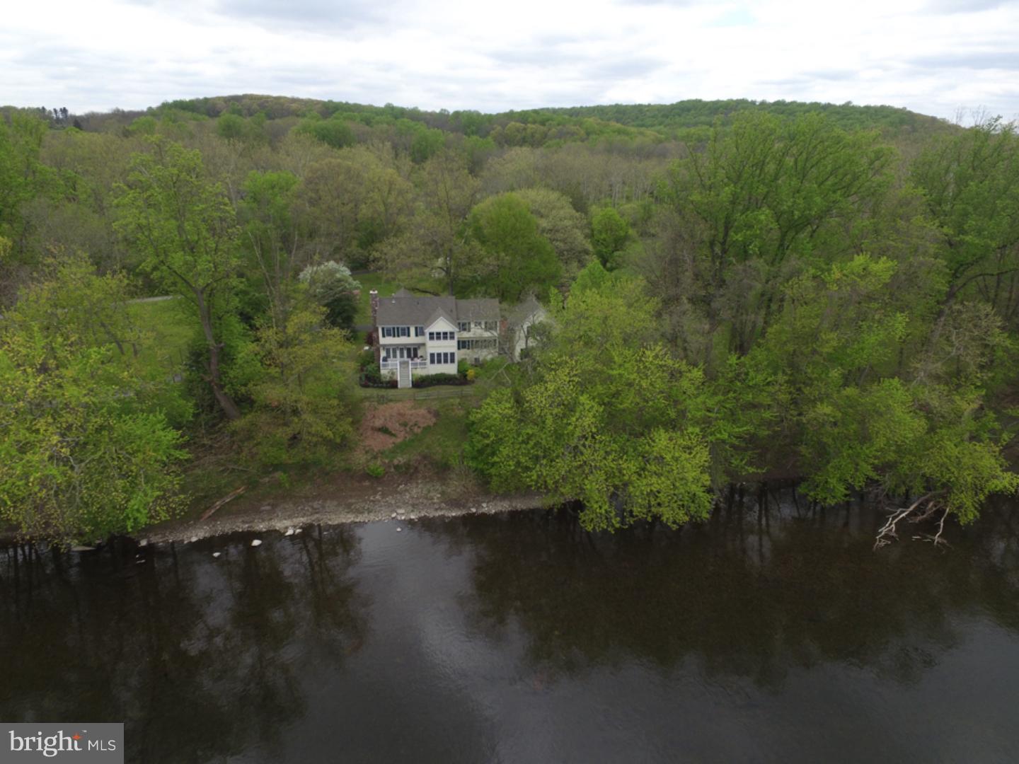 2744 River Road New Hope, PA 18938 - Photo 6 of 25 Exterior Back