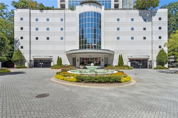 $399,900 | 2828 Peachtree Road Northwest, Unit 802, Atlanta, GA 30305