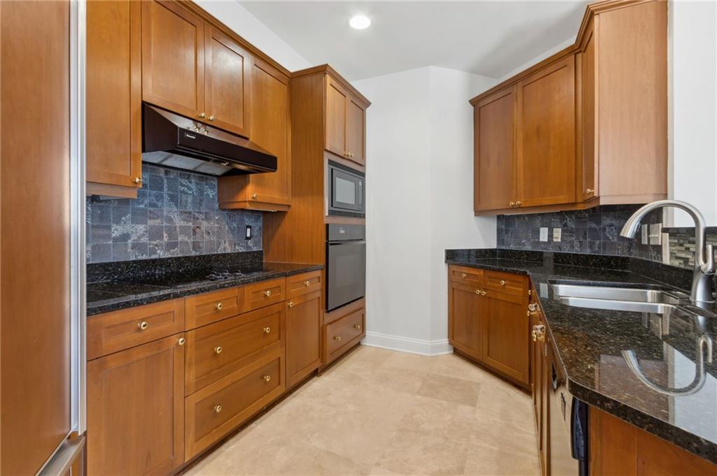 2828 Peachtree Road Northwest, Unit 802 Atlanta, GA 30305 - Photo 31 of 49