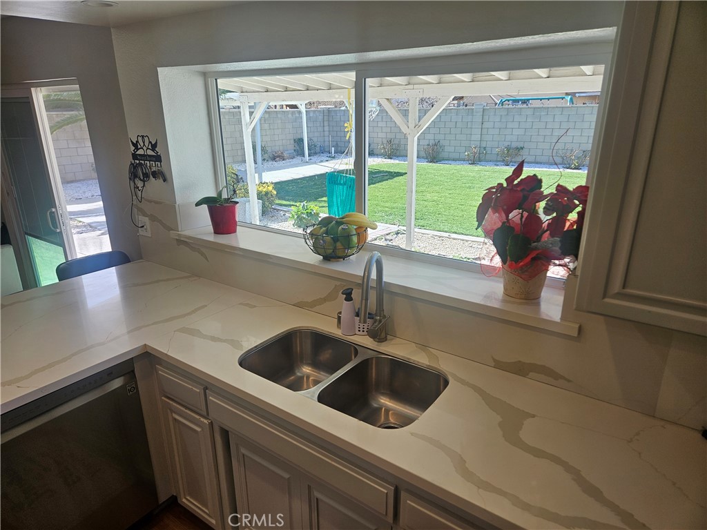 37323 Daybreak Street Palmdale, CA 93550 - Photo 11 of 58