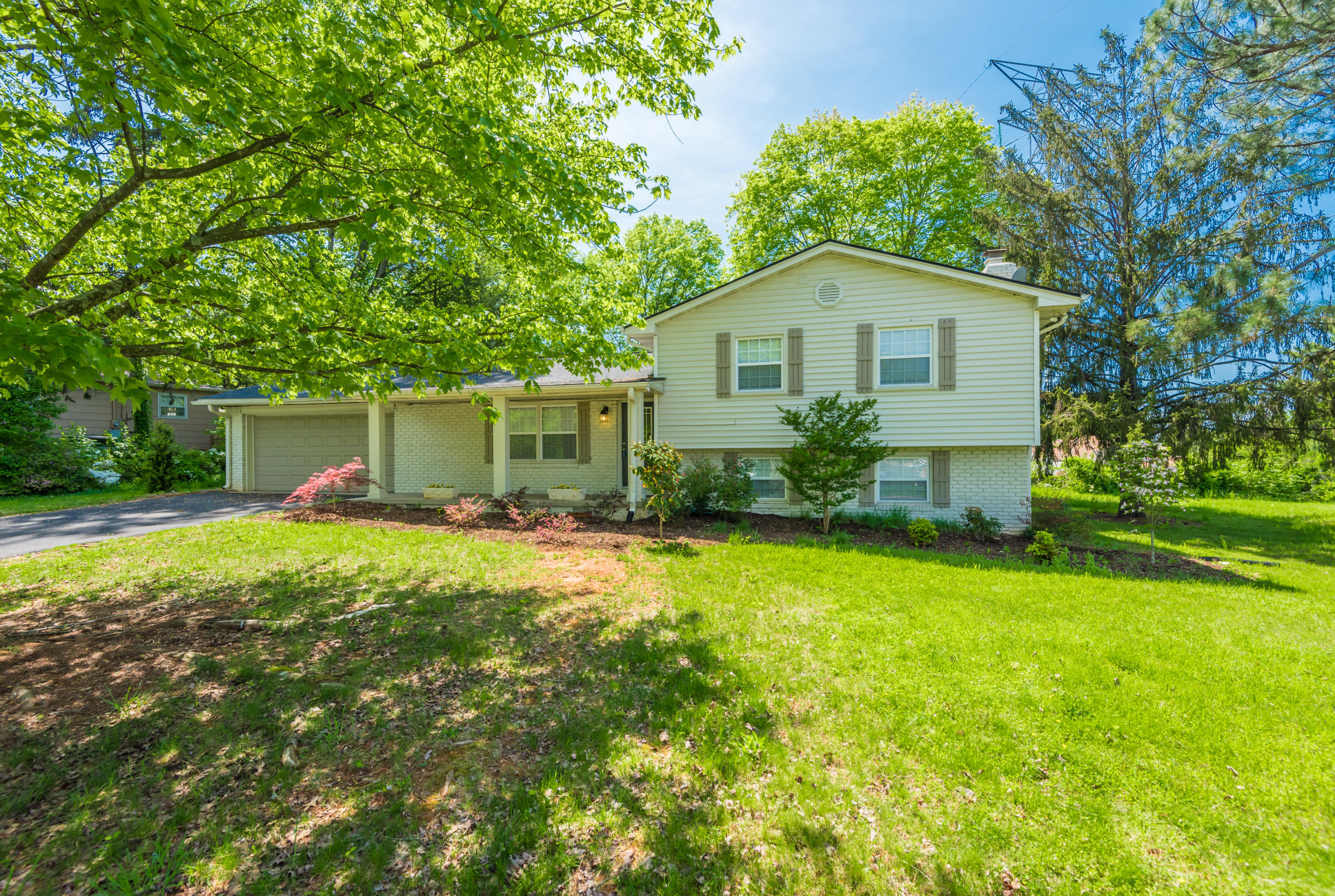 401 Kendall Road Knoxville, TN 37919 - Photo 1 of 31 401KendallRd-4