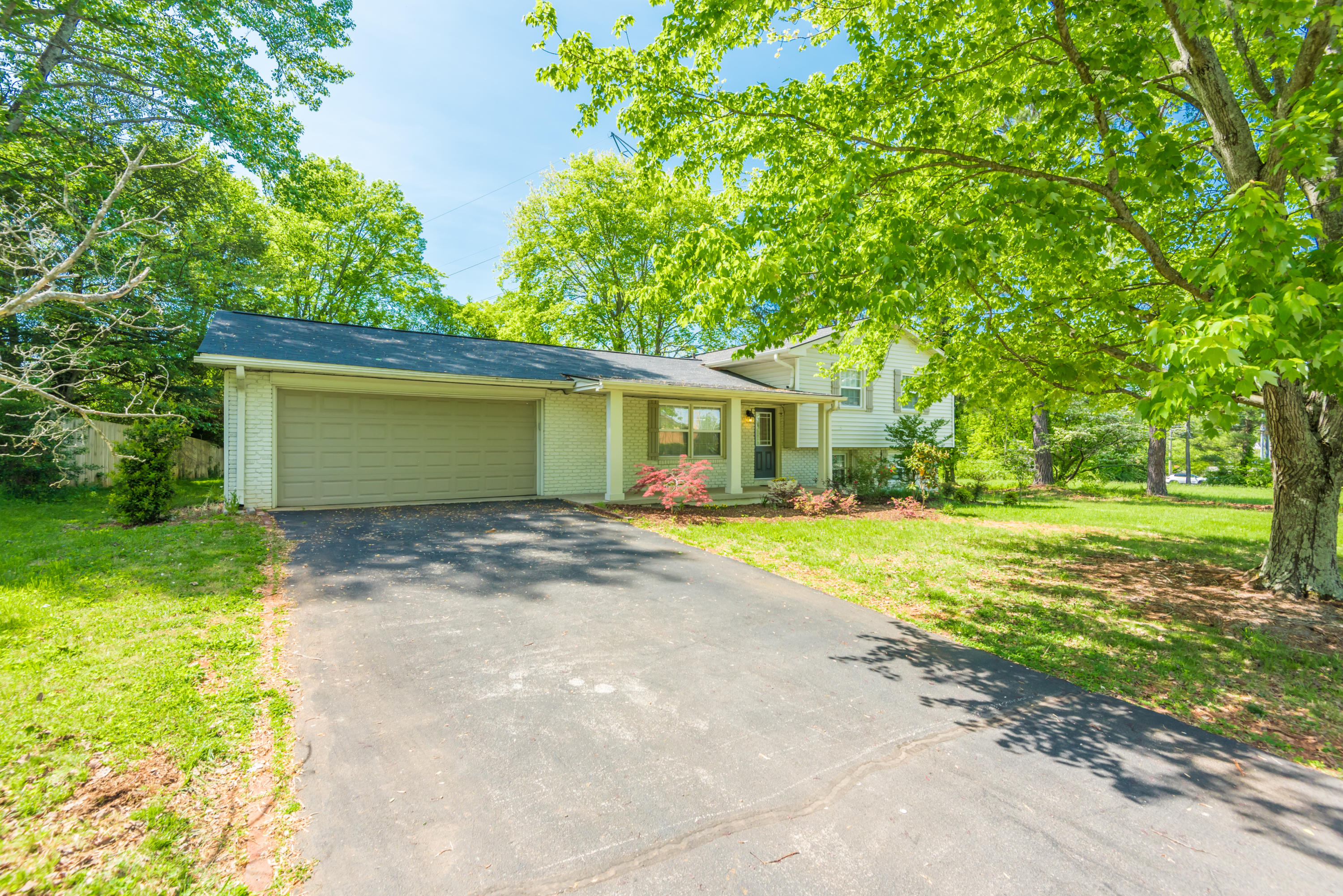 401 Kendall Road Knoxville, TN 37919 - Photo 2 of 31 401KendallRd-3