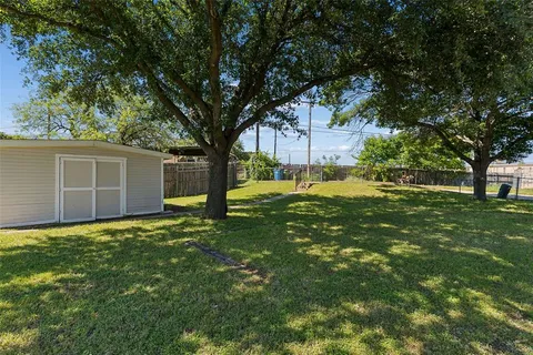 $309,900 | 213 Teakwood Lane, Lewisville, TX 75067