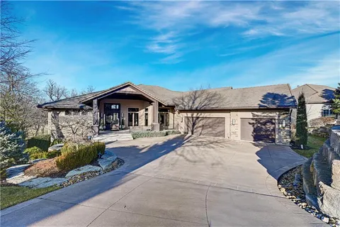 $1,875,000 | 100 Hever Knoll, Loch Lloyd, MO 64012
