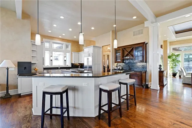 $1,875,000 | 100 Hever Knoll, Loch Lloyd, MO 64012