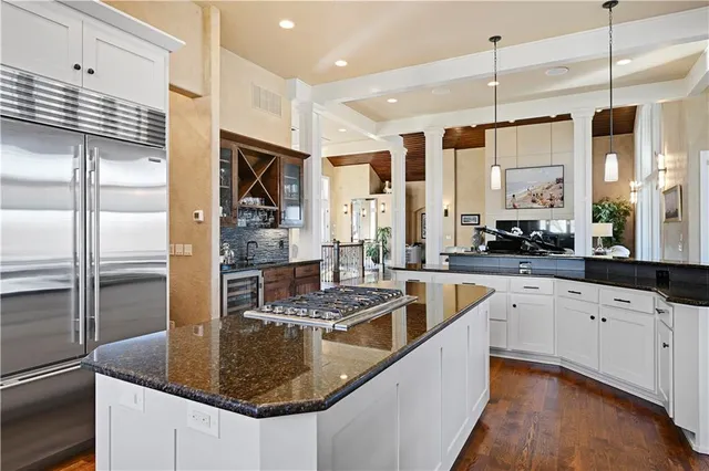 $1,875,000 | 100 Hever Knoll, Loch Lloyd, MO 64012