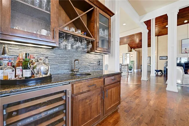 $1,875,000 | 100 Hever Knoll, Loch Lloyd, MO 64012