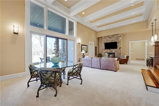 $1,875,000 | 100 Hever Knoll, Loch Lloyd, MO 64012