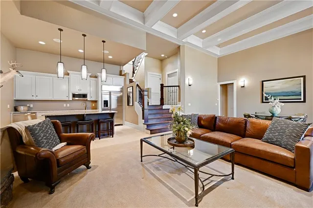 $1,875,000 | 100 Hever Knoll, Loch Lloyd, MO 64012