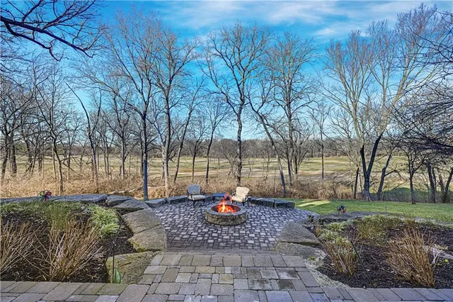 $1,875,000 | 100 Hever Knoll, Loch Lloyd, MO 64012
