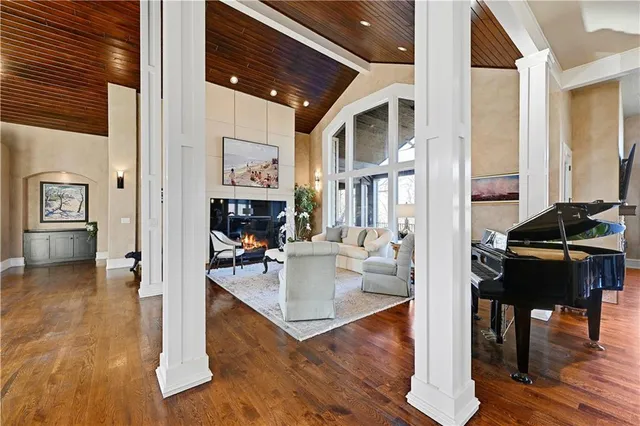 $1,875,000 | 100 Hever Knoll, Loch Lloyd, MO 64012