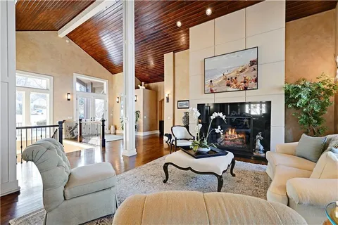 $1,875,000 | 100 Hever Knoll, Loch Lloyd, MO 64012