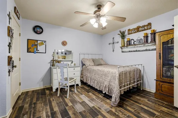 $650,000 | 420 County Road 4825, Leonard, TX 75452