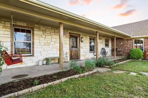 $650,000 | 420 County Road 4825, Leonard, TX 75452