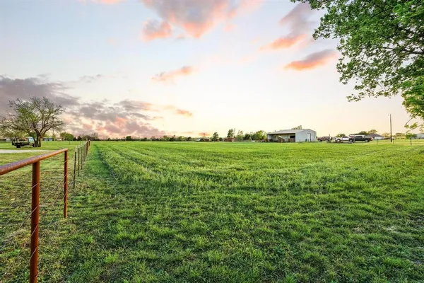 $650,000 | 420 County Road 4825, Leonard, TX 75452