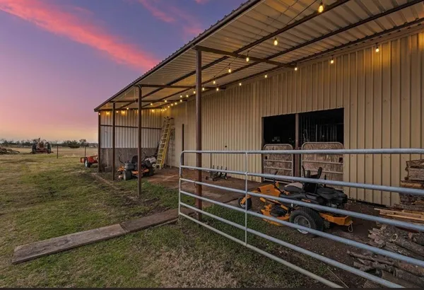 $650,000 | 420 County Road 4825, Leonard, TX 75452