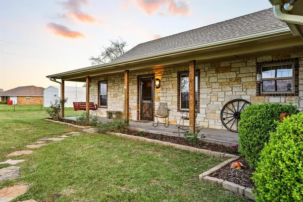 $650,000 | 420 County Road 4825, Leonard, TX 75452
