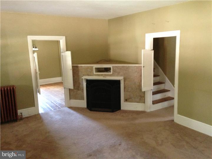 204 Level Road Collegeville, PA 19426 - Photo 4 of 17 Living Room