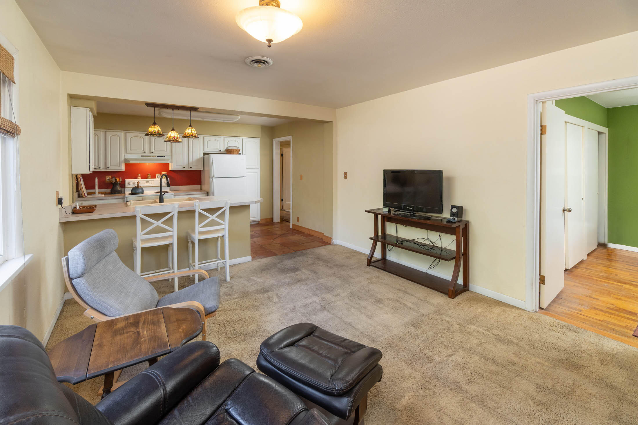 1808 Southwest Kalama Avenue Redmond, OR 97756 - Photo 11 of 22 1808 SW Kalama Ave_0054