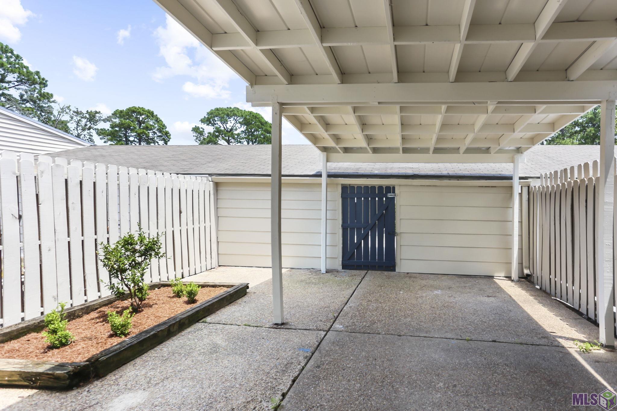 2452 Shadowbrook Drive Baton Rouge, LA 70816 - Photo 20 of 23 Outdoor space w/ fence for privacy