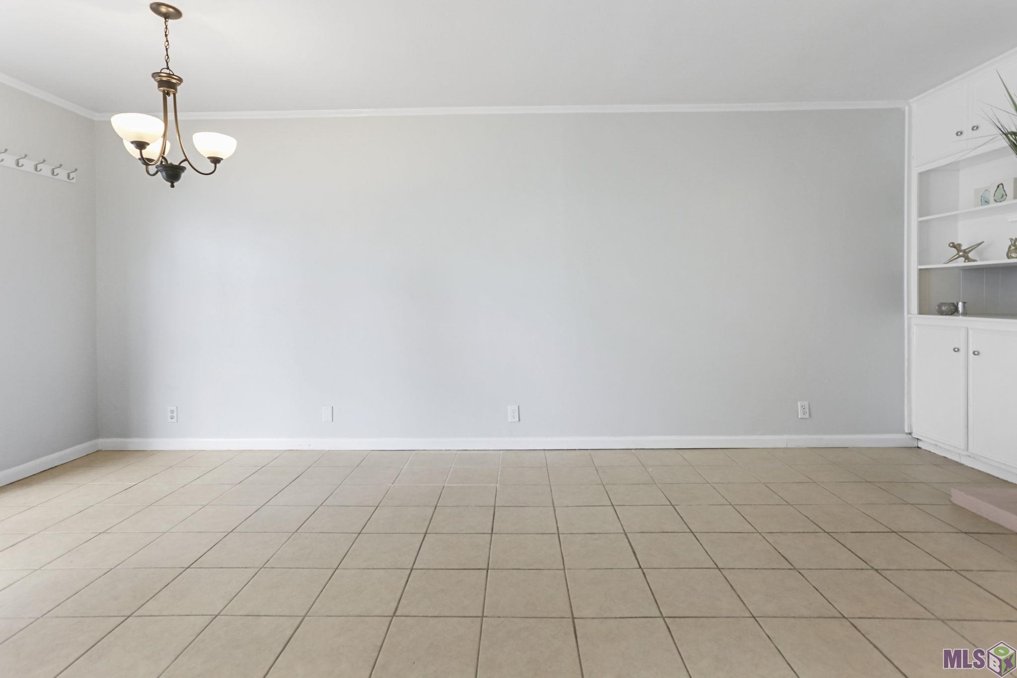 2452 Shadowbrook Drive Baton Rouge, LA 70816 - Photo 7 of 23 Dining room