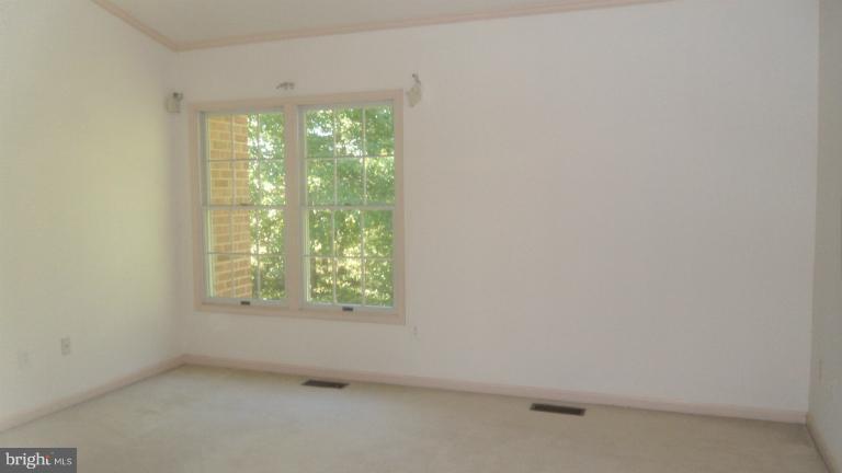 9240 Ispahan Loop Laurel, MD 20708 - Photo 11 of 16 Interior (General)