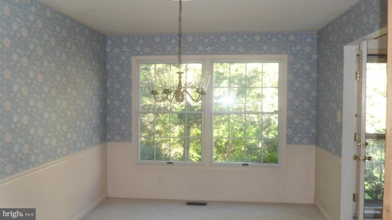 9240 Ispahan Loop Laurel, MD 20708 - Photo 7 of 16 Dining Room