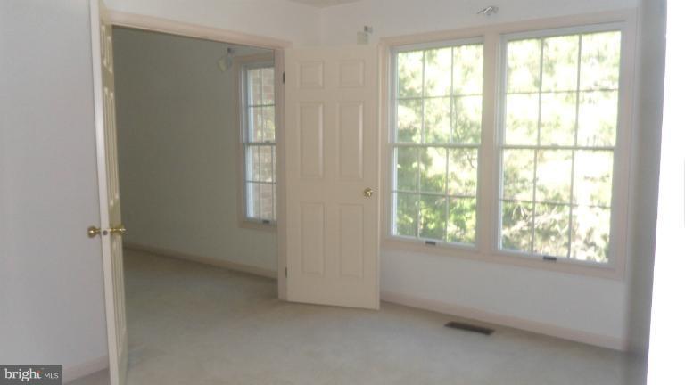 9240 Ispahan Loop Laurel, MD 20708 - Photo 10 of 16 Interior (General)