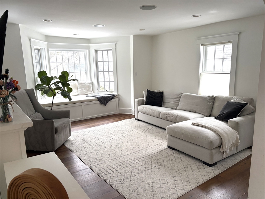 91 Eliot Street Brookline, MA 02467 - Photo 3 of 16